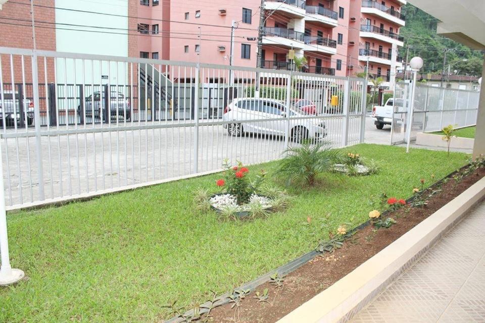 Otimo Apartamento Em Ubatuba A 50 Mts Da Praia Leilighet Eksteriør bilde